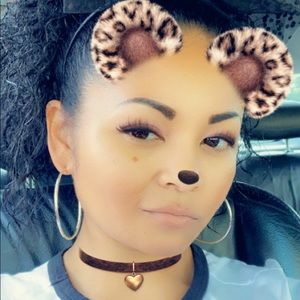 Meet your Posher, Larrissa